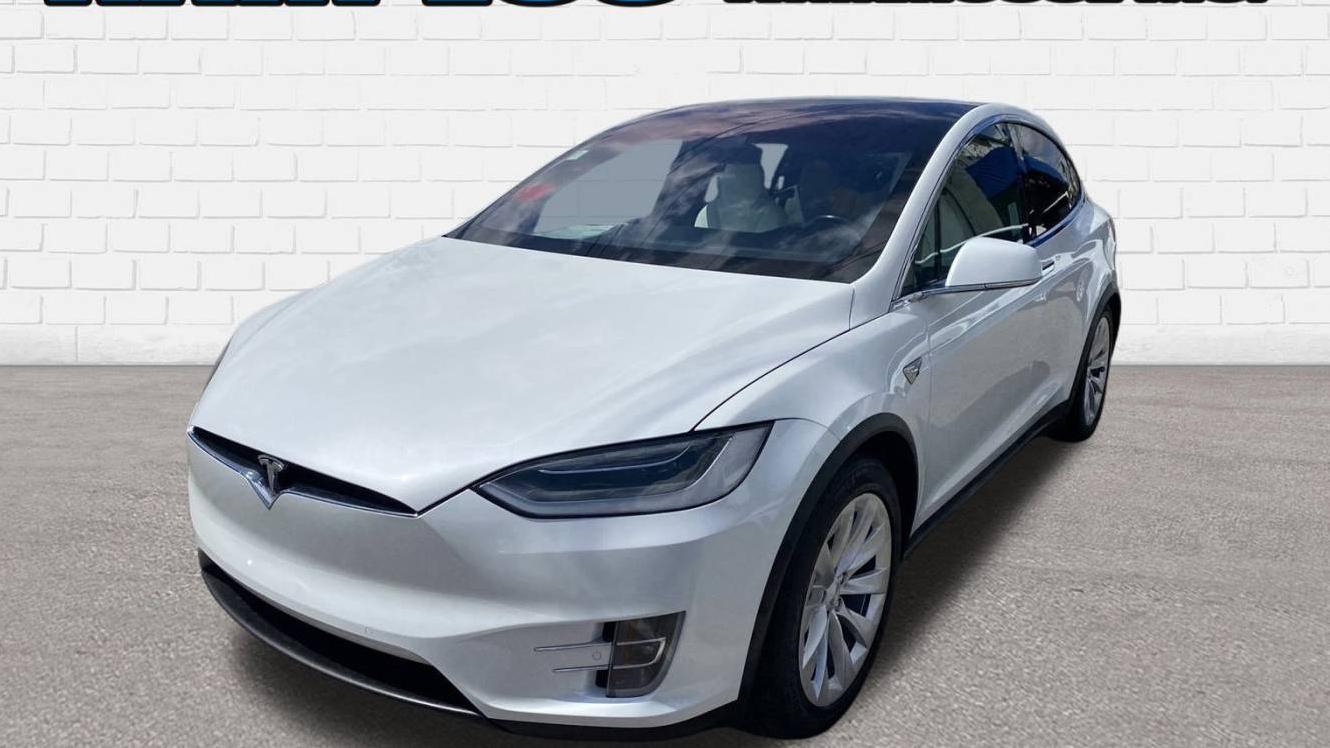 TESLA MODEL X 2018 5YJXCAE20JF142471 image